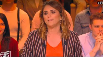 The jacket lined Valerie Bénaïm in It is that of the tv !the 21.03.2019