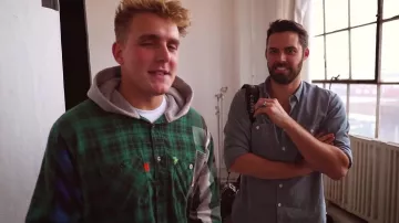 Damier tissu Vert porté par Jake Paul dans sa FOLLE BLAGUE WARS VS. MA MAMAN Vidéo YouTube