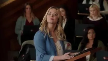 Madewell Holding Pattern Necklace usado por Alison DiLaurentis (Sasha Pieterse) en Pretty Little Liars: The Perfectionists (S01E01)