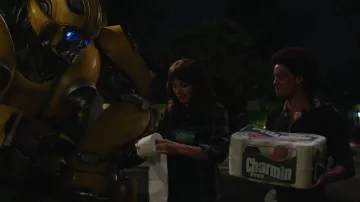 Charmin Toilet Paper used by Charlie (Hailee Steinfeld) in Bumblebee