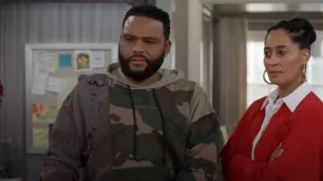 Blanc cassé Reconstruit coton hoodie, portés par Andre "Dre' Johnson (Anthony Anderson) black-ish (S05E15)