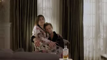 The dress room flowers Christine Lingerie Crystal Jennings (Ana Brenda Contreras) in Dynasty S02E15