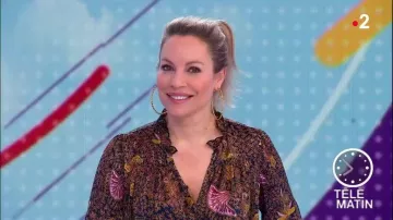 The printed shirt Ba&Sh of Charlotte Bouteloup in Télématin the 25.03.2019