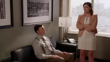 Elizabeth and James Susannah Bodycon Mini Robe portée par Rebecca Tas (Rachel Bloom) dans Crazy Ex-Girlfriend (S03E02)