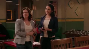 République bananière coupe Classique en Laine Légère Carreau Blazer porté par Rebecca Tas (Rachel Bloom) dans Crazy Ex-Girlfriend (S03E09)