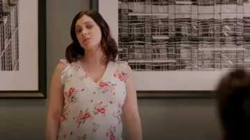 Rebecca Taylor sans Manches Marguerite Haut porté par Rebecca Tas (Rachel Bloom) dans Crazy Ex-Girlfriend (S03E10)