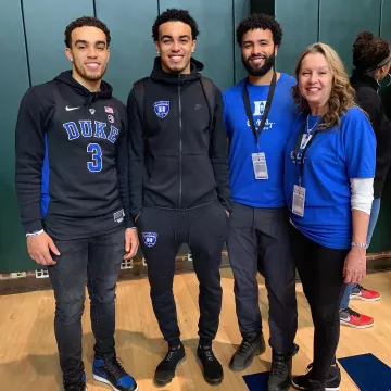 Les Sneakers Air Jordan 1 Retro High Og "royal 2017 Libération" porté par Tyus Jones sur l'Instagram account @1tyus