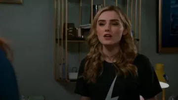 Aviator Nation Bolt Crew Tee Shirt worn by Taylor Otto (Meg Donnelly) in American Housewife (S03E15)