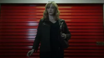 Chaqueta de campo J.Crew Downtown usada por Beth Boland (Christina Hendricks) en Good Girls (S02E03)