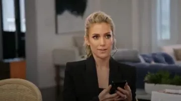 L'Agence de Kenzie Blazer porté par elle-Même (2018) (Kristin Cavallari) en Très Cavallari (S02E04)