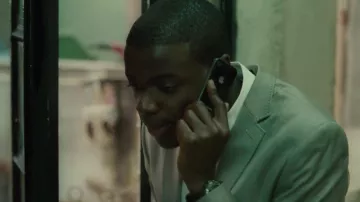 Apple iPhone used by Agent Tucker (Daniel Kaluuya) in Johnny English Reborn