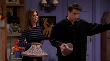 Wilson Football utilisés par Joey Tribbiani (Matt LeBlanc) Amis (S03E09)