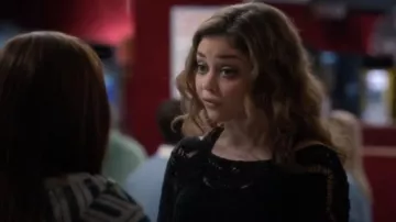 I Jeans by Buffalo Callas suéter de ganchillo usado por Haley Dunphy (Sarah Hyland) en Modern Family (S04E22)