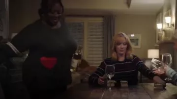 Lisa Todd Plus Size Heartthrob Cotton-Cashmere Sweater usado por Ruby Hill (Retta) en Good Girls (S02E04)