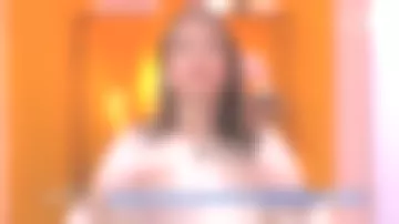 Le pull écru Des petits hauts de Marie Peranau dans La maison des maternelles le 26.03.2019