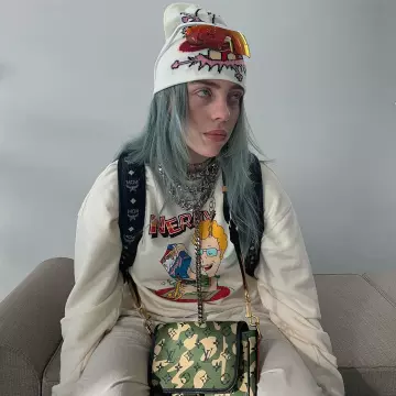 Louis Vuitton Camo Sac porté par Billie Eilish sur son Instagram account @wherearetheavocados