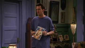 Cosmopolitan Magazine utilizado por Chandler Bing (Matthew Perry) en Friends (S03E02)