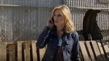 J.Crew The Downtown Field Jacket in Navy f worn by Claire Dunphy (Julie Bowen) in Modern Family (S05E14)