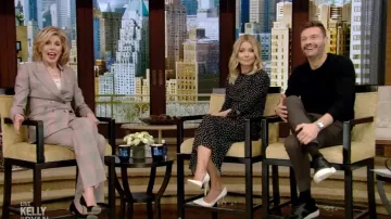 Reformation Zelda Slit Dress usado por Kelly Ripa en VIVO con Kelly y Ryan 12 de marzo de 2019
