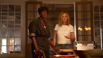 Nine Inch Nails T-Shirt worn by Carol Danvers / Vers / Captain Marvel (Brie Larson) in Captain Marvel