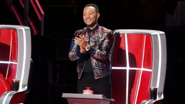 Chaqueta bomber jacquard de Paul Smith Dreamer usada por John Legend en The Voice 2019
