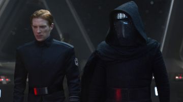 Première Commande Uniforme porté par le Général Hux (Domhnall Gleeson) dans Star Wars: Le Dernier des Jedi