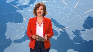 La blusa blanca contrastante de Nathalie Renoux en Le 12:45 by M6 del 24/03/2019