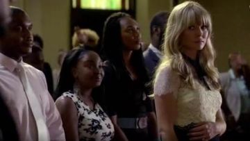 Sandro Rozen Robe portée par Rhonda Lyon (Kaitlin Doubleday) dans l'Empire (S02E05)