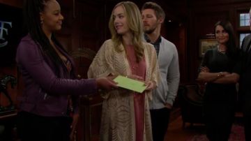 Free People Boho Clothing & Bohemian Fashion worn by Annika Noelle in The Bold and the Beautiful (S32E96)