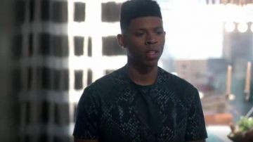 Jil Sander Python Print T-shirt porté par Hakeem Lyon (Bryshere Y. Gris) dans l'Empire (S02E05)