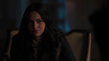 Veronica Lodge's Alice + Olivia Shiny Knot Shirt (Camila Mendes) en Riverdale S03E17