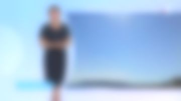 The navy dress buttons details of Anaïs Baydemir in the Weather of France 2 of the 28.03.2019