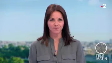 The khaki Shirt Linen of Sophie Le Saint in Télématin from the 22/03/2019