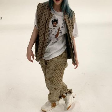 Nike Air Jordan 4 Retro Levis Nrg "Levi's" Sneakers worn by Billie Eilish on her Instagram account @wherearetheavocados