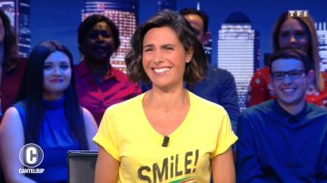 T-shirt round neck pattern Smile of Alessandra Sublet's in It is Canteloup the 29/03/2019