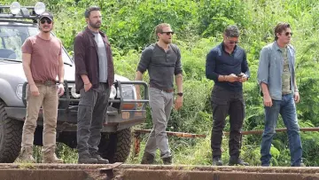 Tactique des Bottes portées par Francisco 'poisson-chat' Morales (Pedro Pascal) dans la Triple Frontière