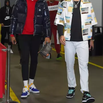 Nike Sb Dunk Low Pro Og Qs "diamond" sneakers worn by Ben Simmons on the Instagram account of @complexsneakers