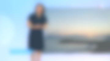 El vestido con costuras contrastantes de Anaïs Baydemir en Météo 2 del 08/03/2019
