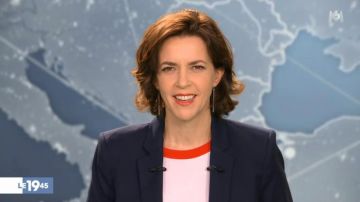 El bloque de color del suéter de viscosa de Nathalie Renoux en Le 19:45 por M6 del 25/01/2019