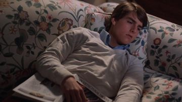 Architectural Digest Magazine lu par Joël (Tom Cruise) dans des Affaires Risquées