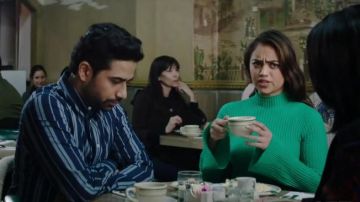 Sandro Estelle Flare Sleeve Cable Knit Sweater usado por Jaya (Shazi Raja) en God Friended Me (S01E19)