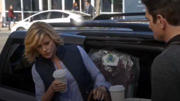 J.Crew Excursion Quilted Down Vest in Navy worn by Claire Dunphy (Julie Bowen) in Modern Family (S07E16)