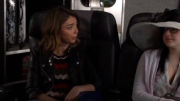 A. L. C. Leo Haut de l'Armée de terre/Primrose/Noir porté par Haley Dunphy (Sarah Hyland) dans la Famille Moderne (S07E21)