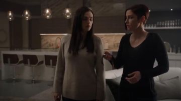 Vince Silk And Cashmere Sweater worn by Lena Luthor (Katie McGrath) in Supergirl (S04E17)