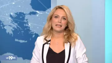 The Blazer curved two-tone bag from Vicky Bogaert in The 19:45 M6 of the 05/03/2019