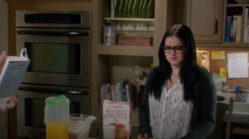 Joie Edalette Top worn by Alex Dunphy (Ariel Winter) in Modern Family (S09E08)