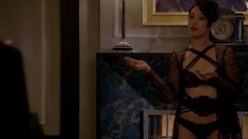 Agente Provocador Raive Waspie Negro usado por Anika Calhoun (Grace Byers) en Empire (S03E07)