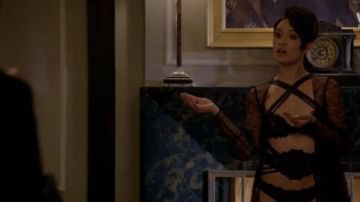 Agente Provocador Deziree Vestido y Bustle Negro usado por Anika Calhoun (Grace Byers) en Empire (S03E08)