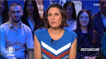 Le top à bandes chevrons de Alessandra Sublet dans C'est Canteloup du 03/04/2019