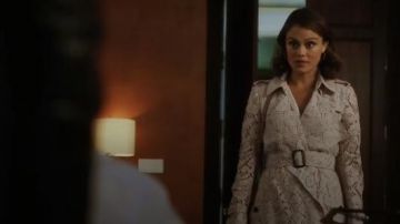 Beige Macramé Lace Wrap Trench Coat worn by Cristal Jennings (Ana Brenda Contreras) in Dynasty (S01E01)